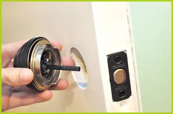 Expert Locksmith Services St Louis, MO 314-471-0916 - 12-changing-locks