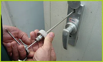 Expert Locksmith Services St Louis, MO 314-471-0916 Expert Locksmith Services St Louis, MO 314-471-0916 - 15-emergency-locksmiths